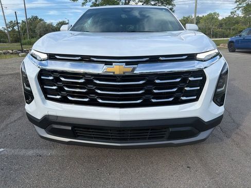 Used 2026 Chevrolet Equinox LT w/ Convenience Package II AWD/4WD image 2