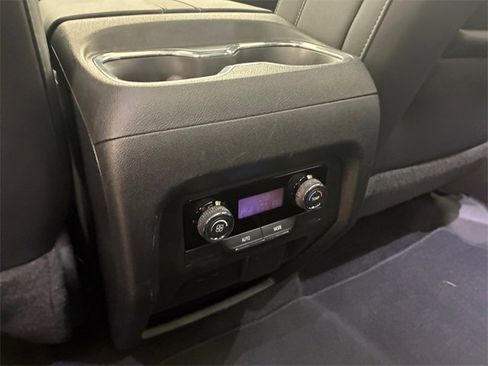 Used 2024 Chevrolet Traverse Z71 w/ Enhanced Driving Package image 19