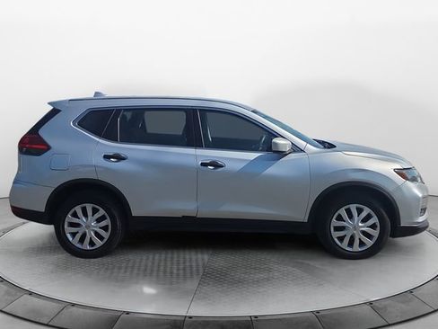 Used 2017 Nissan Rogue S FWD image 6