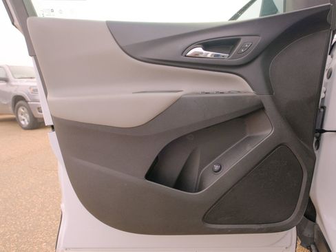 Used 2024 Chevrolet Equinox LT image 27