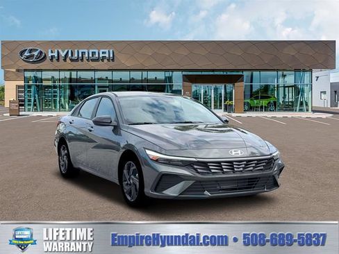 New 2026 Hyundai Elantra Sport FWD image 11