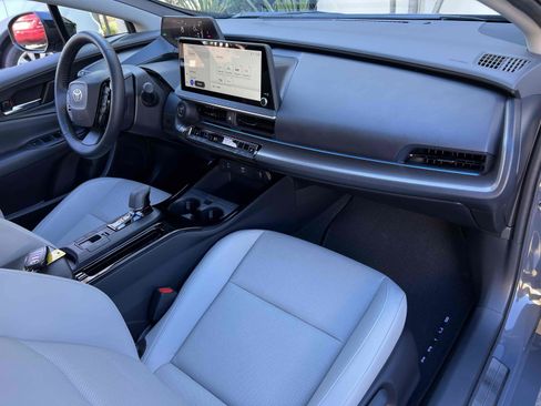 Used 2024 Toyota Prius Limited image 30