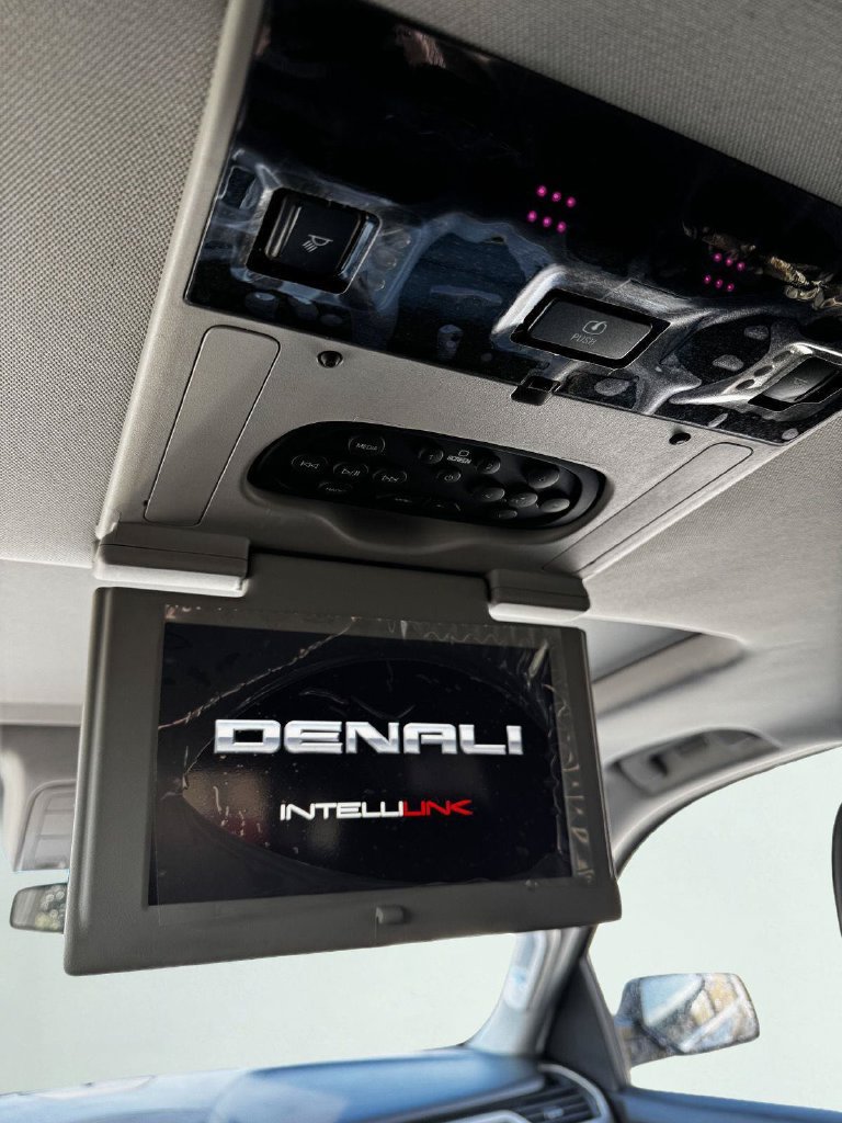 Used 2018 GMC Yukon Denali w/ Open Road Package AWD/4WD image 19