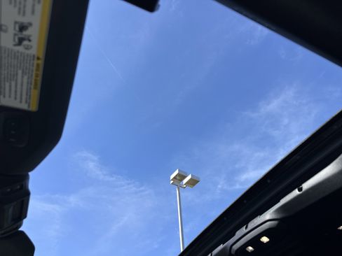 Used 2024 Jeep Wrangler Unlimited Rubicon w/ Technology Group image 37