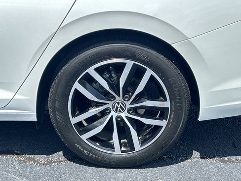Used 2025 Volkswagen Jetta SE w/ Sunroof Package FWD image 35