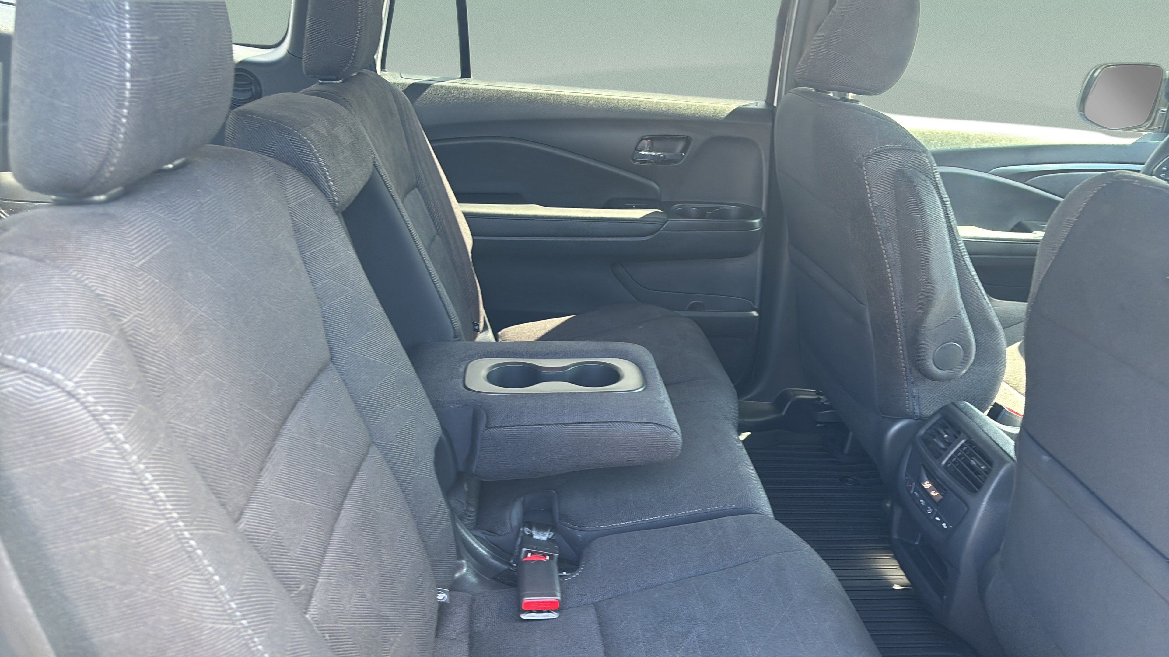 Used 2022 Honda Pilot Sport image 22