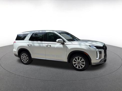 Used 2025 Hyundai Palisade SEL FWD image 2