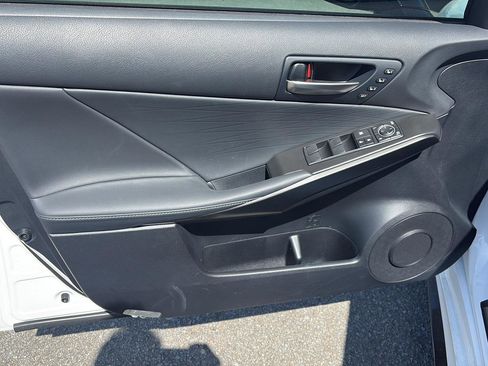 Used 2025 Lexus IS 350 F Sport RWD image 11