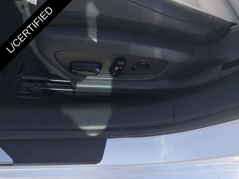Used 2025 Lexus ES 300h w/ Premium Package FWD image 14