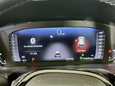 Used 2025 Honda Pilot Elite image 19