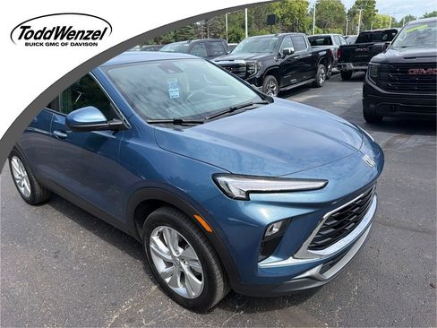 Used 2024 Buick Encore GX Preferred w/ Comfort Package AWD/4WD image 1