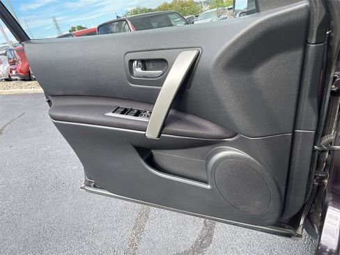Used 2015 Nissan Rogue S w/ Convenience Package image 19
