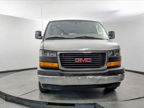 Used 2017 GMC Savana 2500 RWD image 12