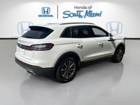Used 2023 Lincoln Nautilus AWD w/ Premium Package image 7