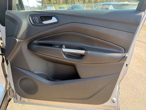 Used 2017 Ford Escape SE image 30