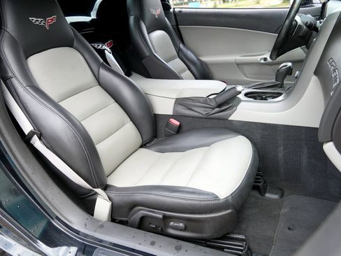 Used 2007 Chevrolet Corvette Convertible w/ Preferred Equipment Group RWD image 8