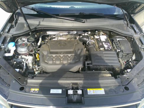 Used 2024 Volkswagen Tiguan SE R-Line image 46