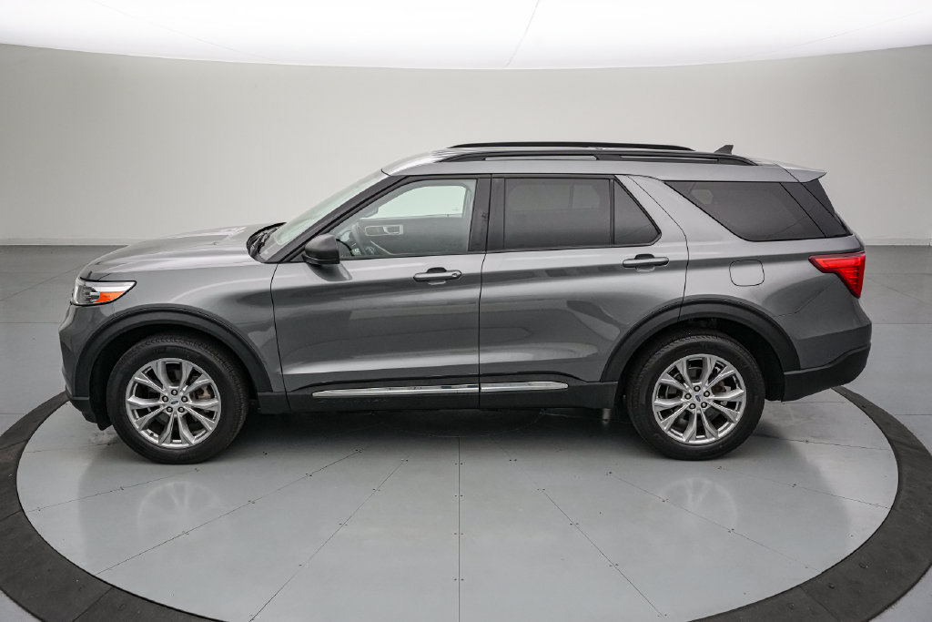 Certified 2023 Ford Explorer XLT w/ Equipment Group 202A AWD/4WD image 7