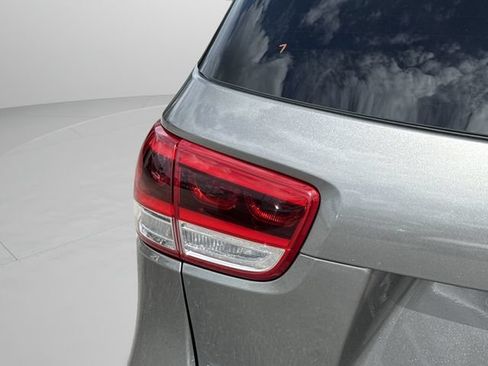 Used 2016 Kia Sorento SX FWD image 19