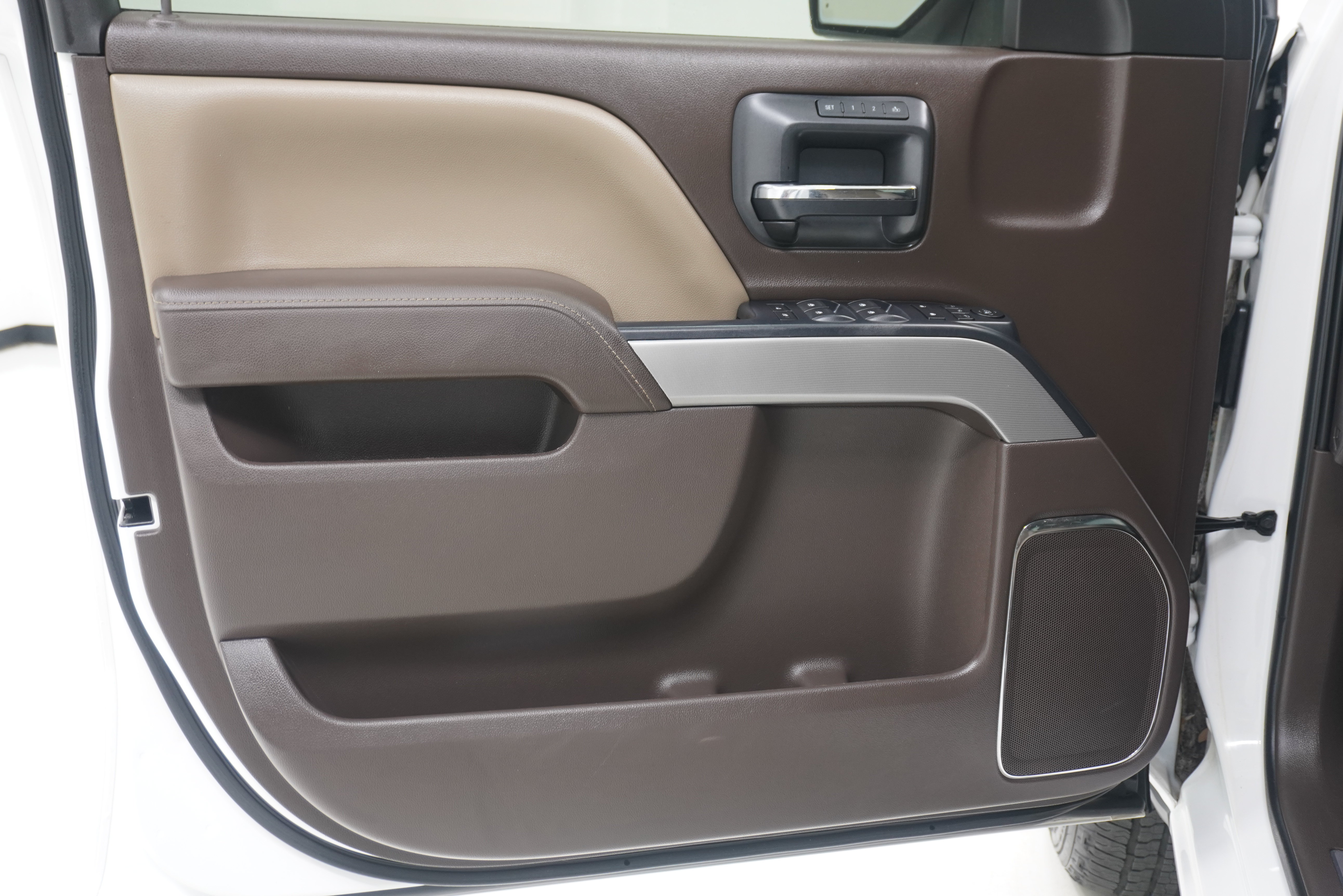 Used 2014 Chevrolet Silverado 1500 LTZ Z71 AWD/4WD image 12
