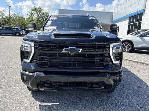 Used 2024 Chevrolet Silverado 2500 LT w/ Midnight Edition AWD/4WD image 8