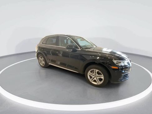 Used 2019 Audi Q5 2.0T Premium w/ Convenience Package AWD/4WD image 3