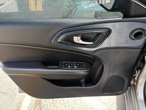 Used 2015 Chrysler 200 S AWD/4WD image 14