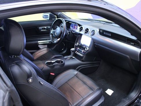 Used 2022 Ford Mustang GT Premium image 12