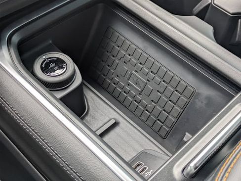 Used 2025 Ford Expedition Tremor AWD/4WD image 28