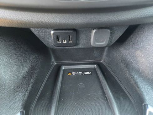 Used 2023 Chevrolet Traverse LT w/ Midnight/Sport Edition image 16