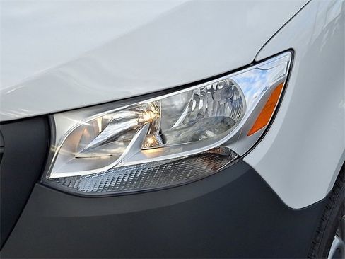 Used 2025 Mercedes-Benz Sprinter 2500 image 12