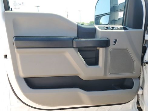 Used 2020 Ford F550 4x4 Crew Cab Super Duty image 13
