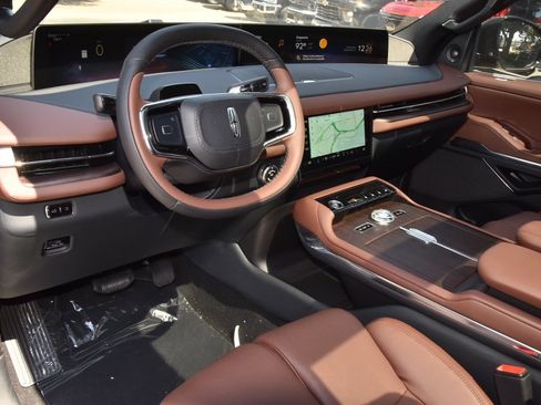 New 2025 Lincoln Navigator L Reserve image 37