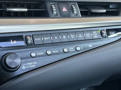 Used 2019 Lexus ES 350 w/ Premium Package image 24