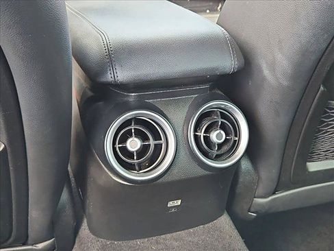 Used 2017 Alfa Romeo Giulia RWD image 16