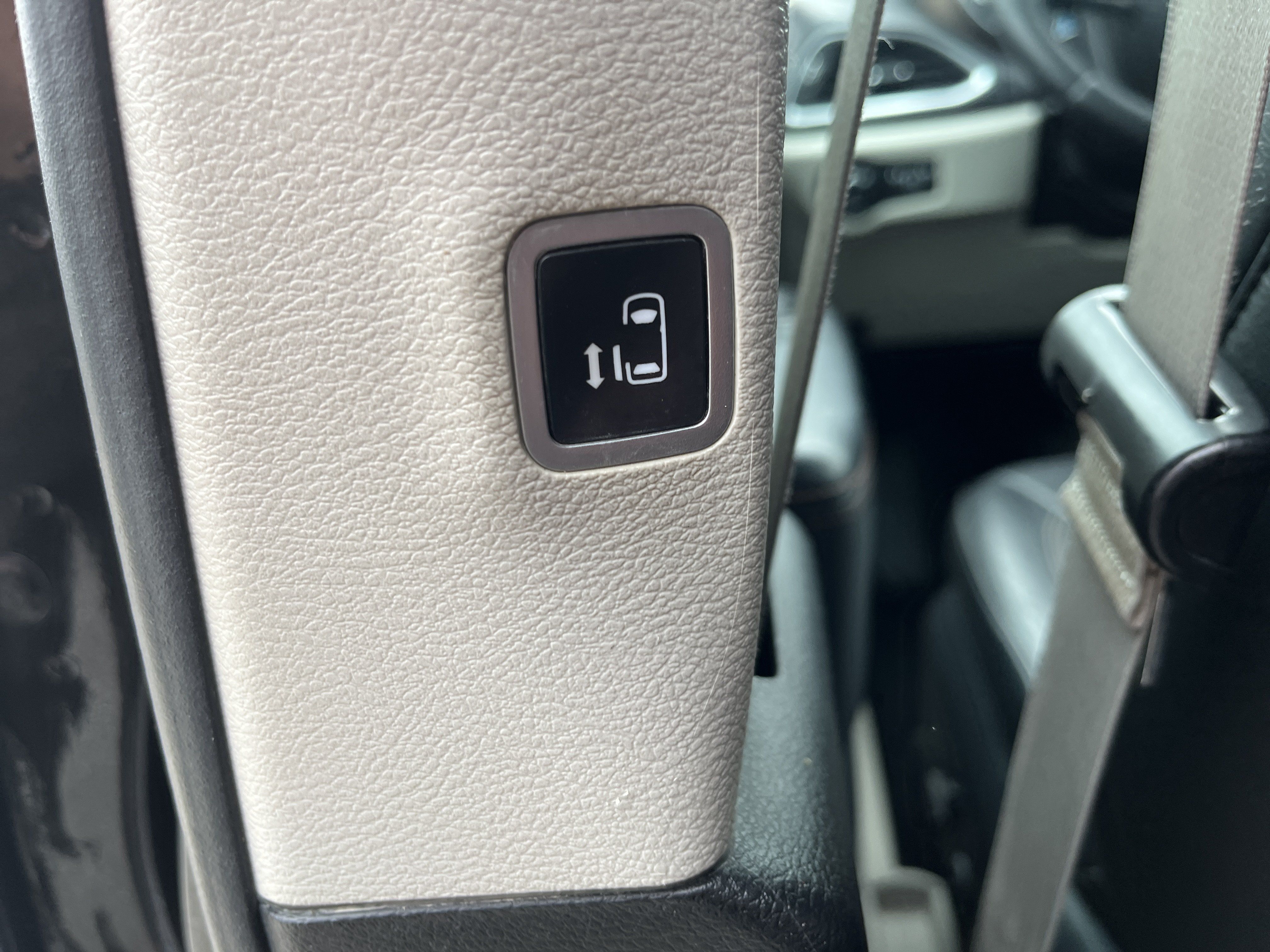 Used 2017 Chrysler Pacifica Touring-L Plus w/ Tire & Wheel Group FWD image 19