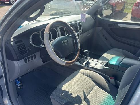 Used 2005 Toyota 4Runner SR5 AWD/4WD image 9