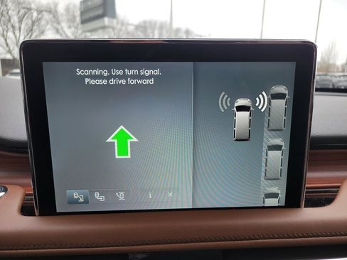 Certified 2023 Lincoln Aviator Reserve w/ Equipment Group 201A image 34