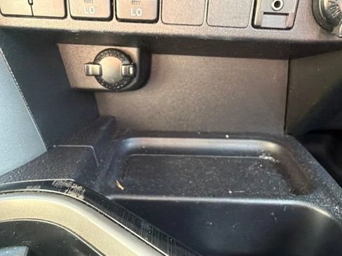 Used 2018 Toyota RAV4 Limited AWD/4WD image 34
