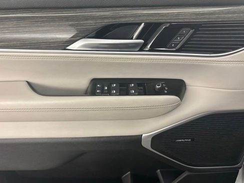 Used 2022 Jeep Wagoneer Series III w/ Rear Seat Video Group 1 AWD/4WD image 27