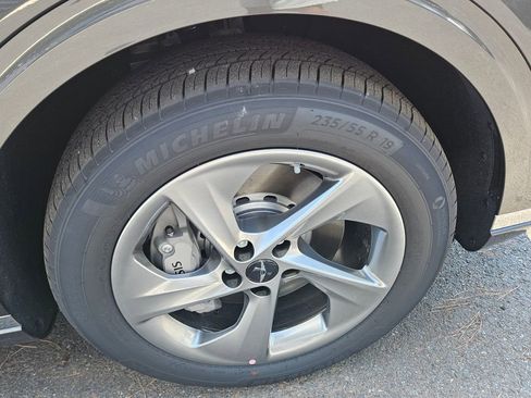 New 2026 Genesis GV70 2.5T Select AWD/4WD image 17