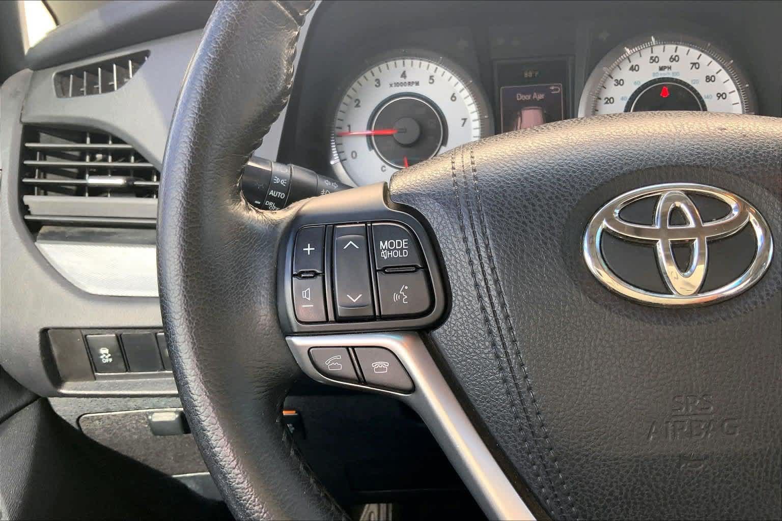 Used 2015 Toyota Sienna SE FWD image 24
