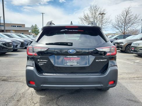 Used 2023 Subaru Outback Premium AWD/4WD image 5