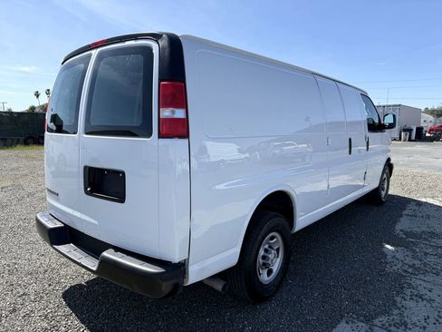 Used 2022 Chevrolet Express 2500 Extended w/ Driver Convenience Package image 6