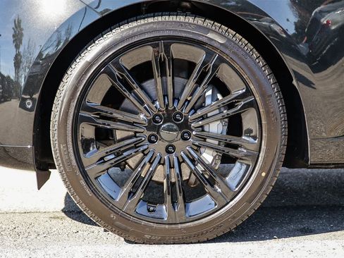 Used 2023 Land Rover Range Rover SE image 9