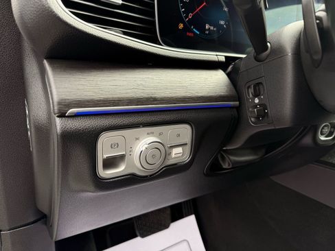 Used 2020 Mercedes-Benz GLE 350 4MATIC w/ Premium Package image 45