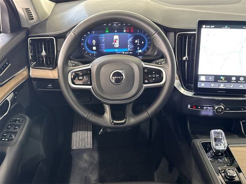 Certified 2025 Volvo XC90 B6 Plus image 13
