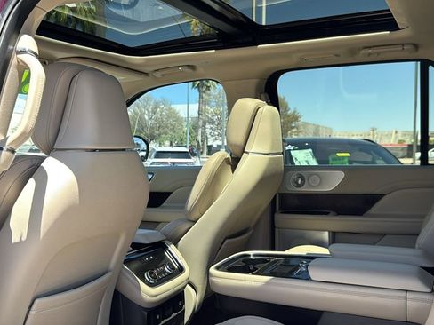 Used 2020 Lincoln Navigator Reserve w/ Luxury Package AWD/4WD image 24