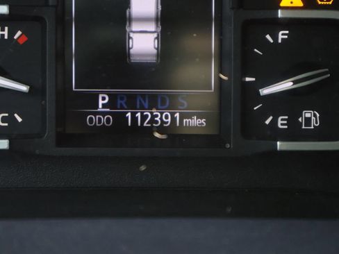 Used 2020 Toyota Tundra SR5 w/ TRD Off-Road Package AWD/4WD image 33