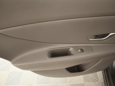 Used 2024 Hyundai Elantra SE FWD image 15